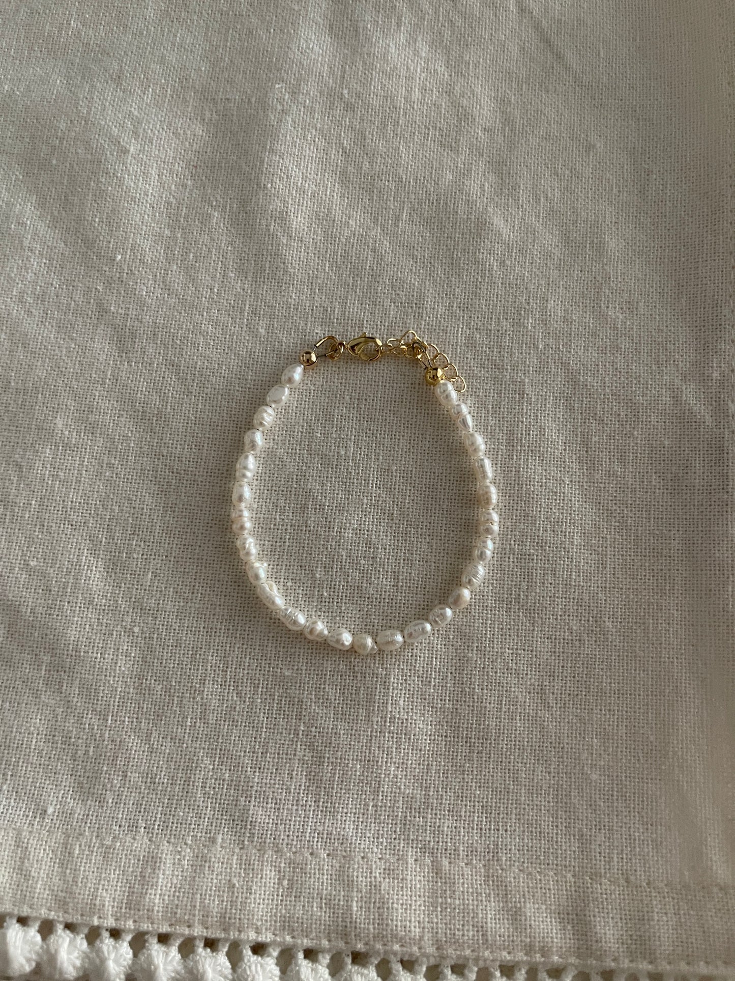 Luci pearl bracelet
