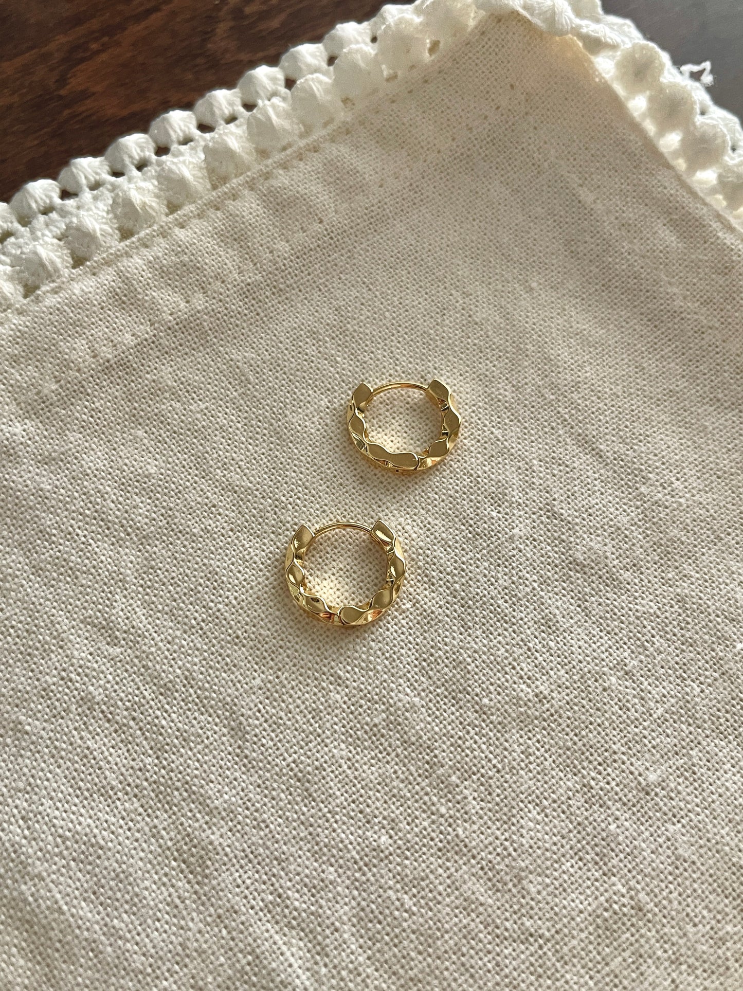 Guilia textured hoop earrings