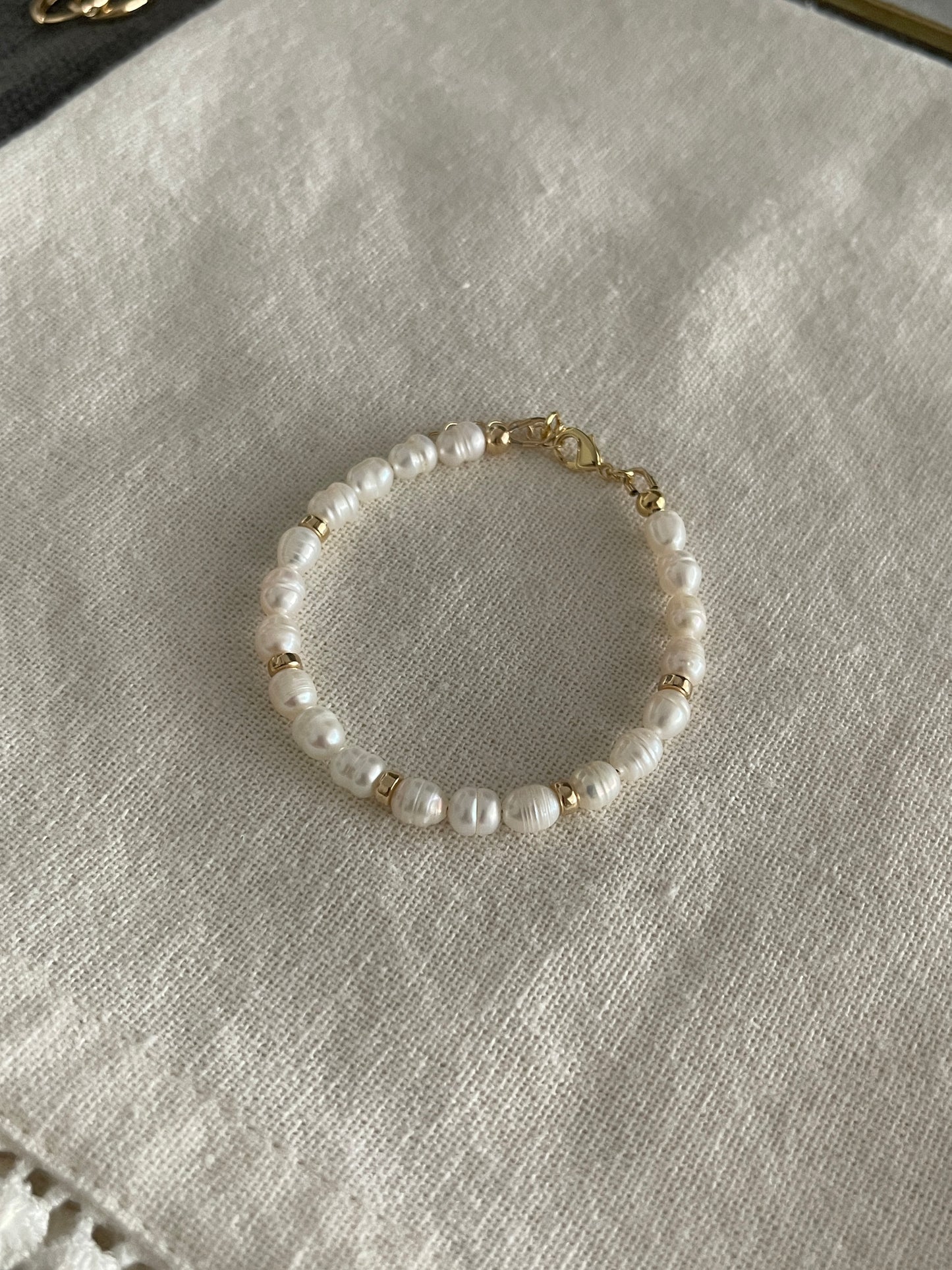 Maeve pearl bracelet