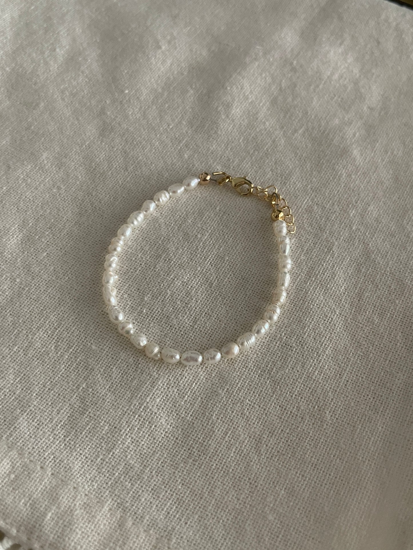 Luci pearl bracelet