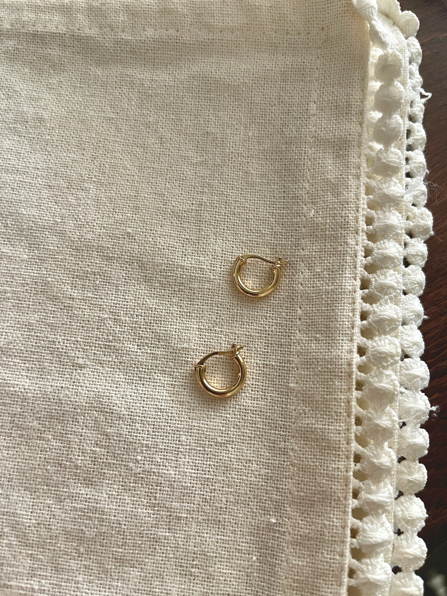 Mini Lola hoop earrings
