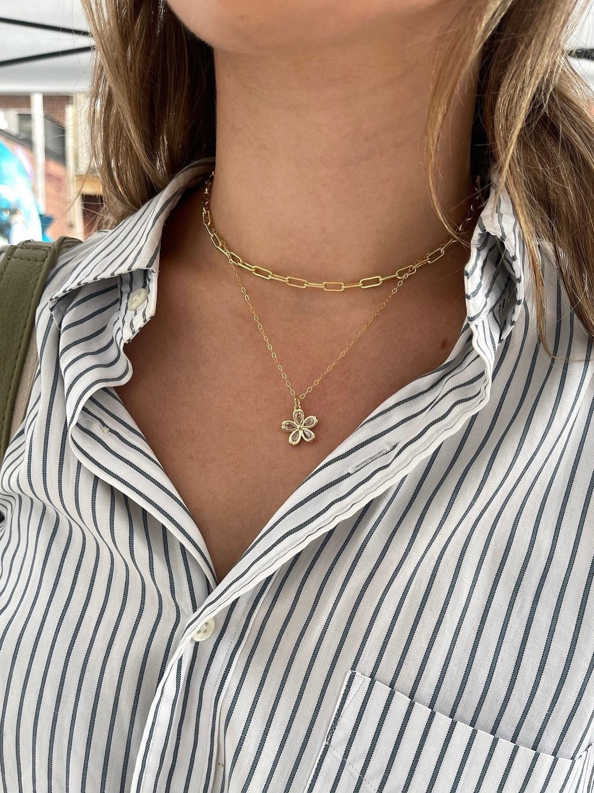 Dainty fleur necklace