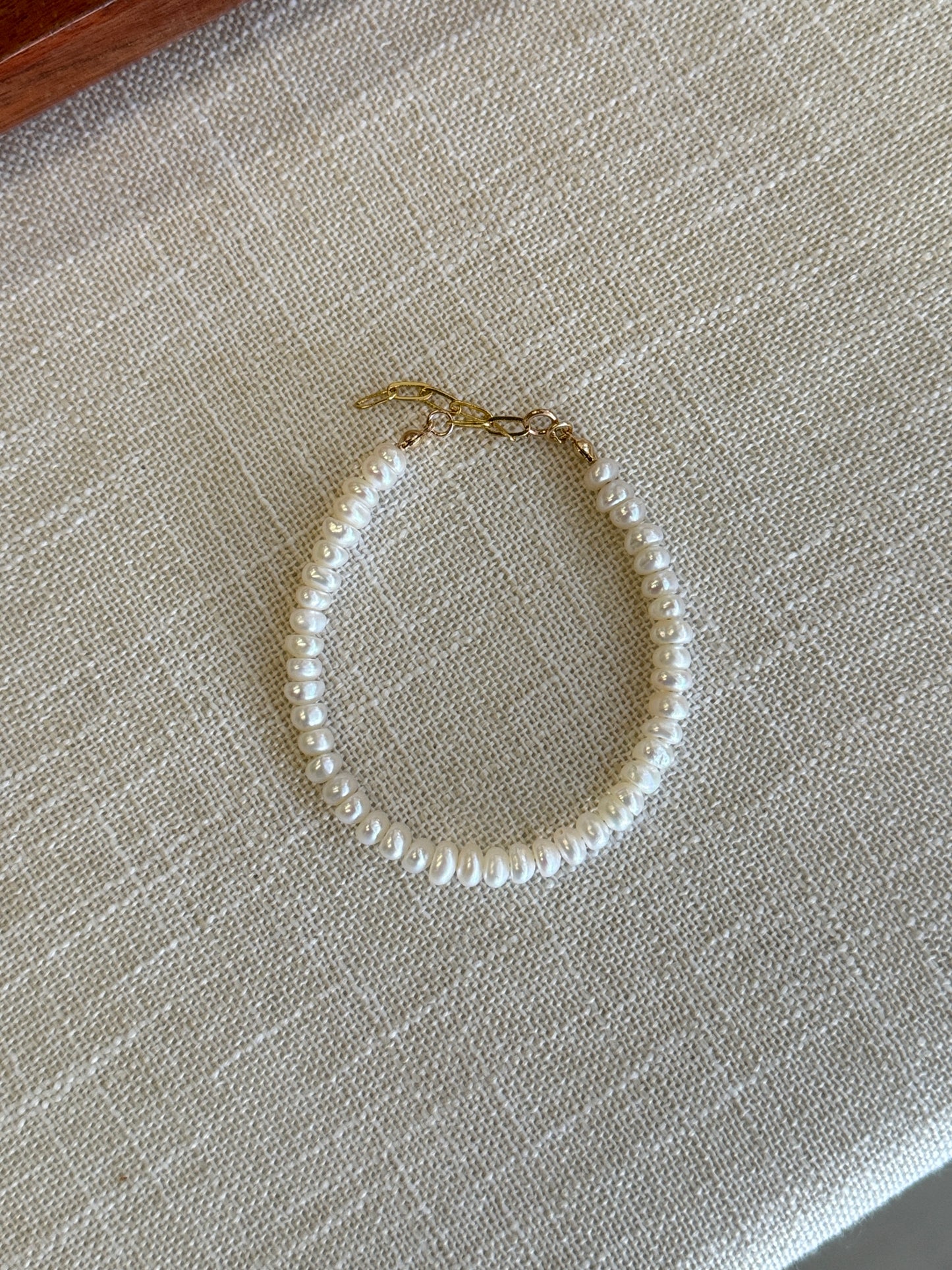Sachi pearl bracelet