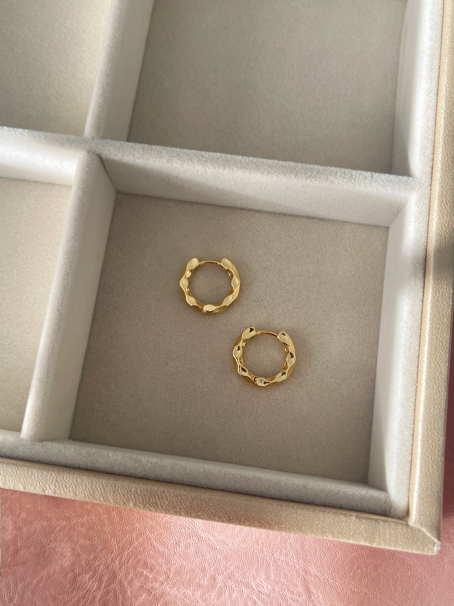 Guilia textured hoop earrings