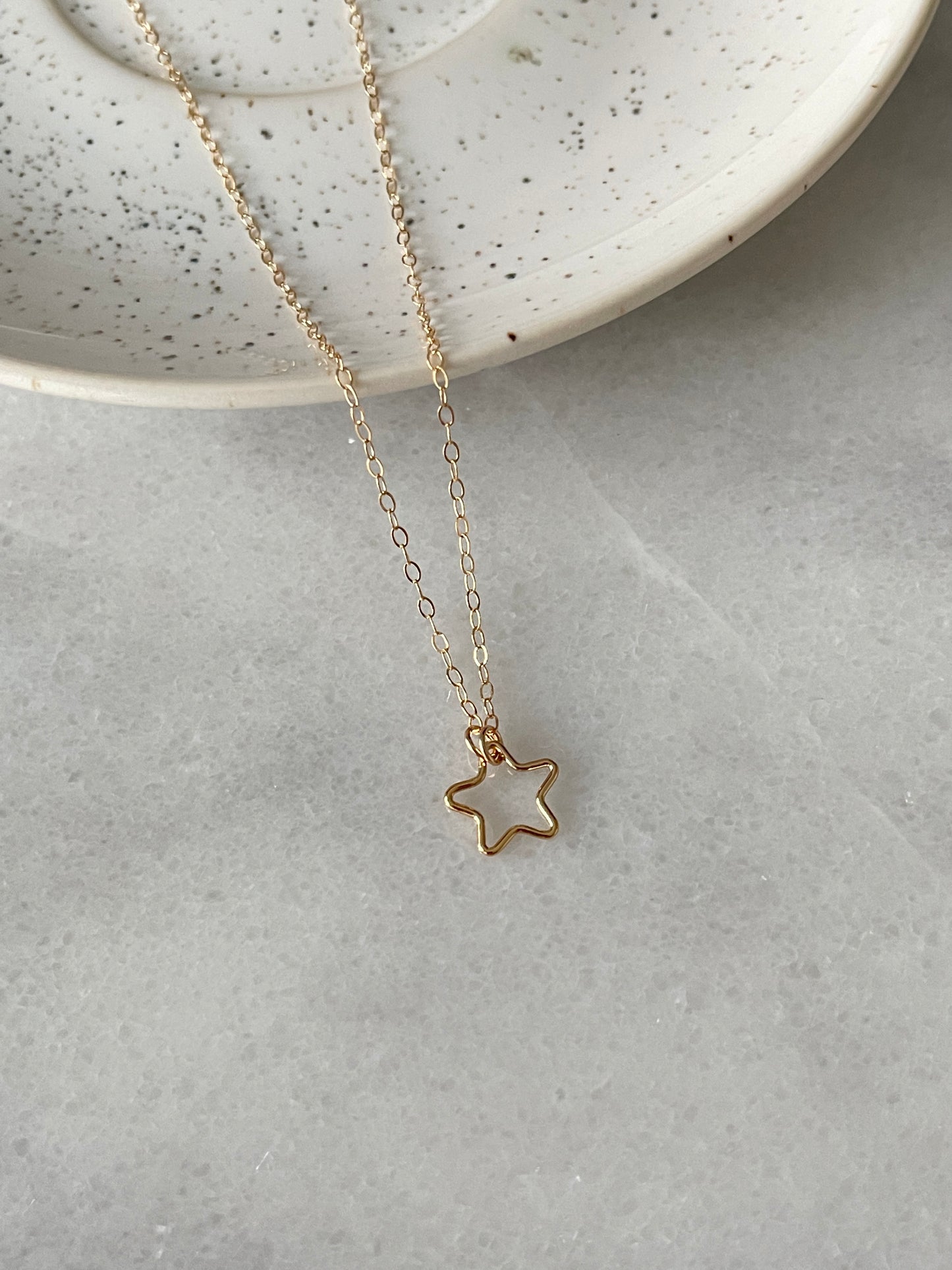 Dainty star necklace