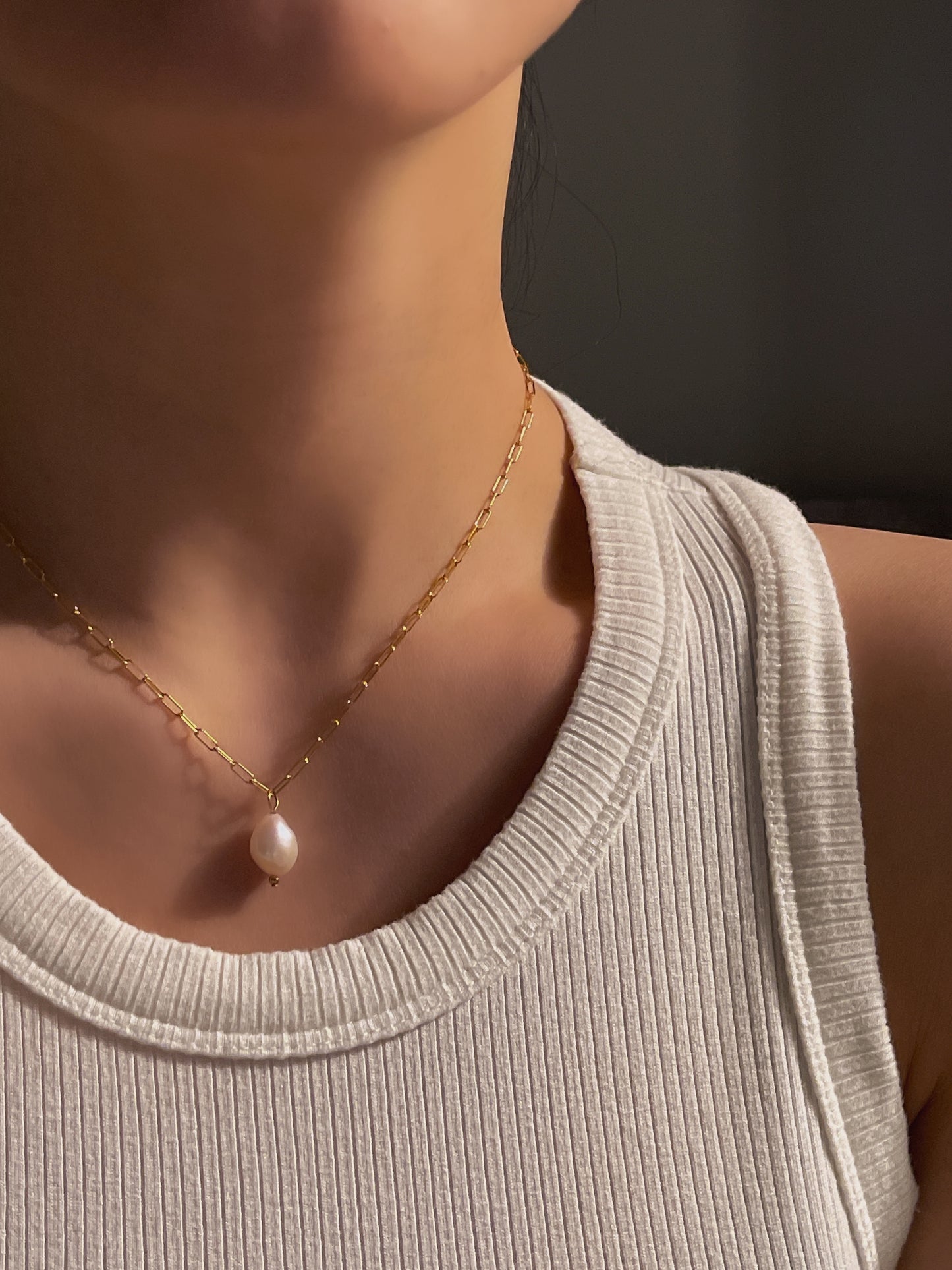 Emilia pearl necklace