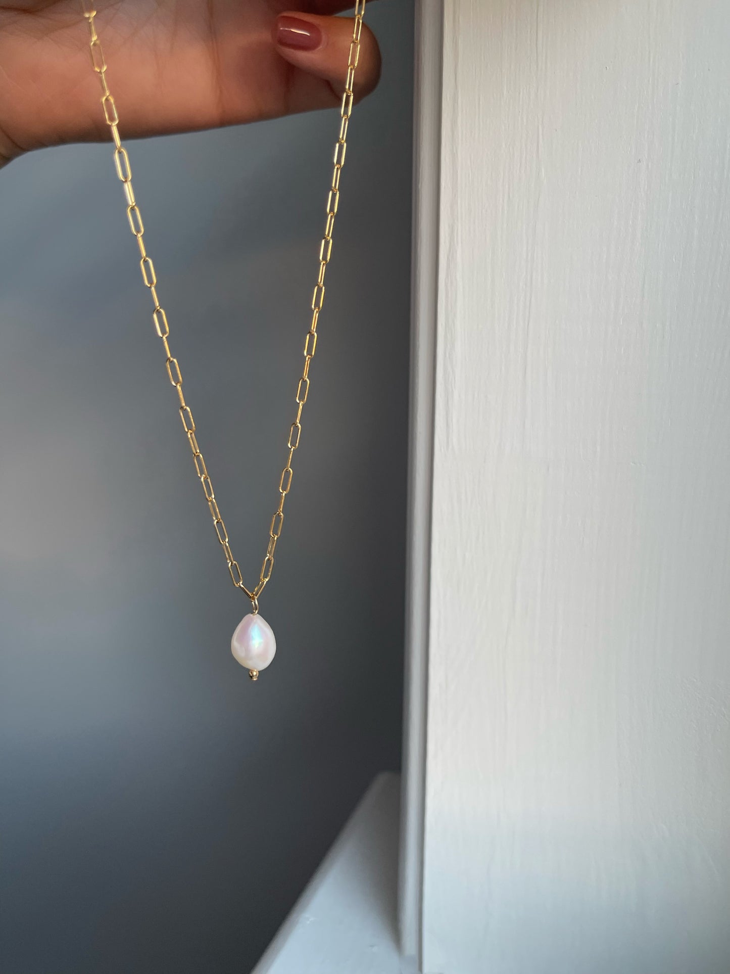 Emilia pearl necklace