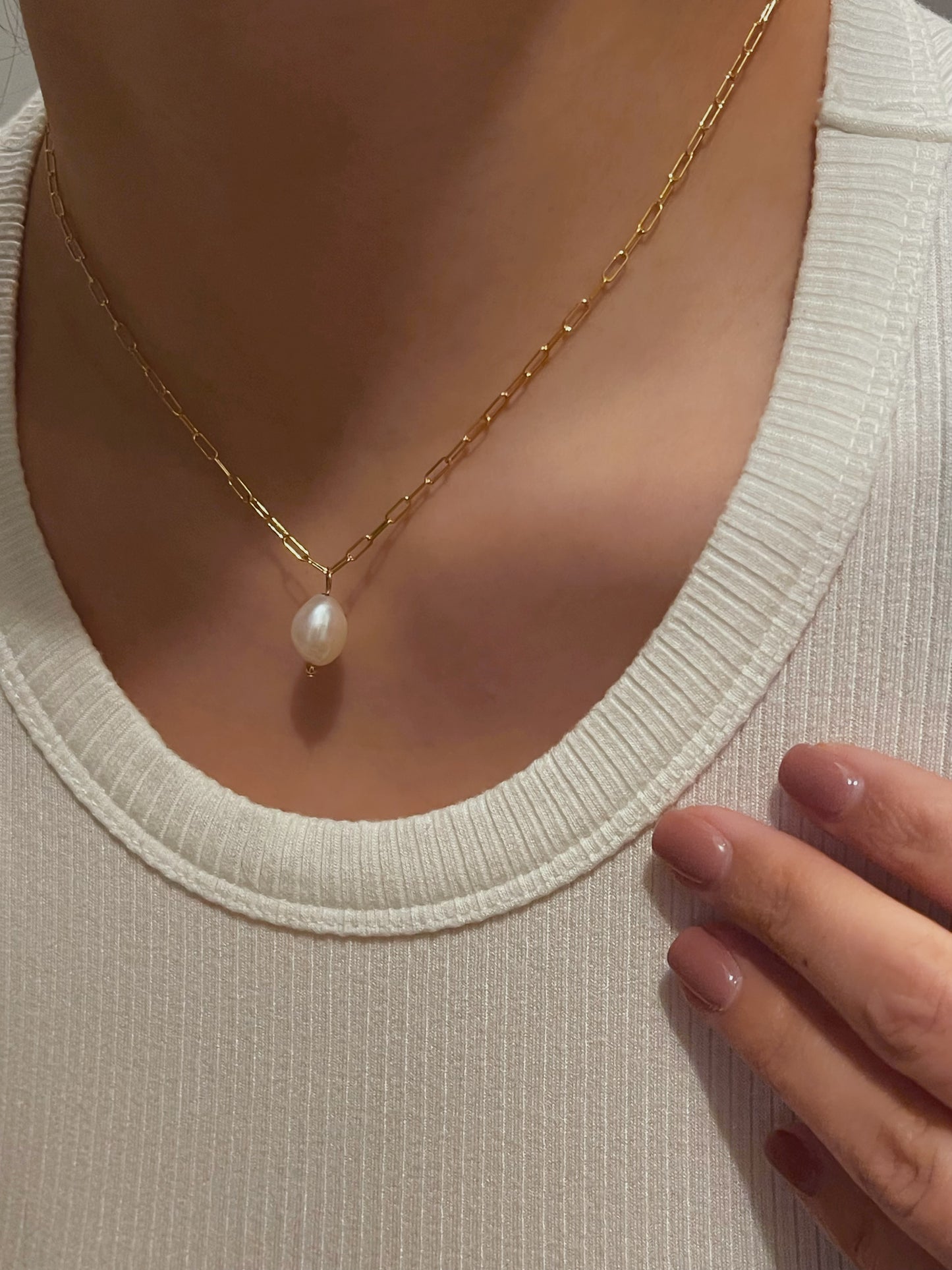 Emilia pearl necklace