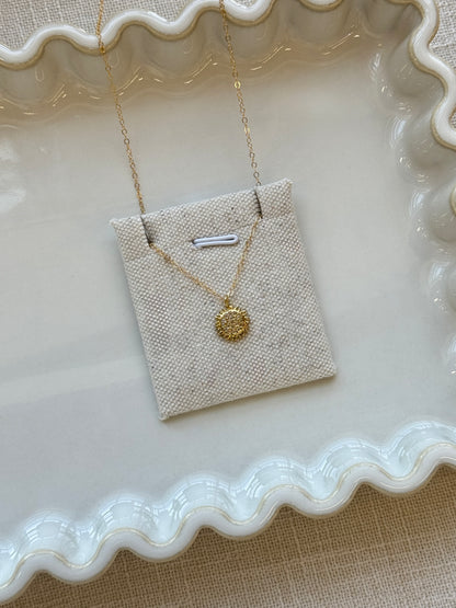 Dainty sunflower necklace
