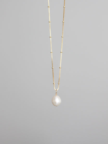 Pearl essential necklace