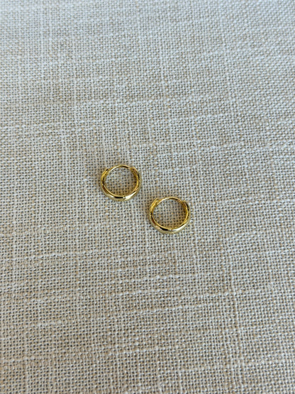 Petite Gold Hoop earrings (Gold/Silver)