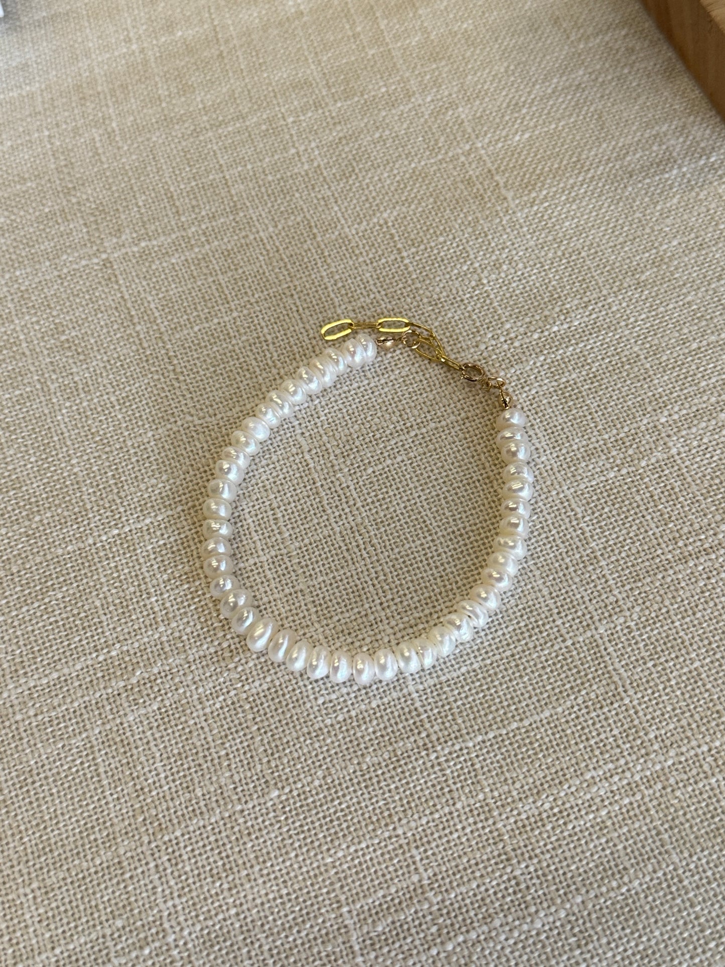 Sachi pearl bracelet