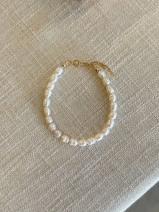 Katrina pearl bracelet