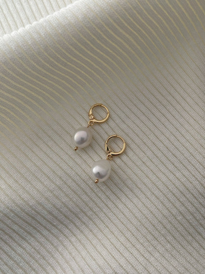 Anya pearl hoop earrings