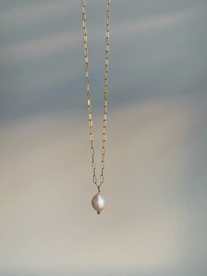 Emilia pearl necklace