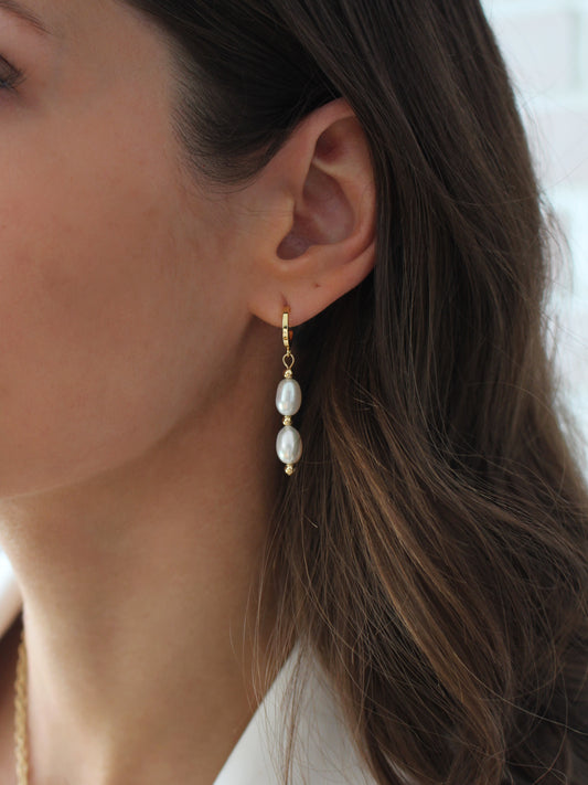 Quinn pearl earrings